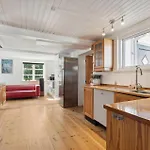 8 Bedroom Amazing In 펜션 알링에