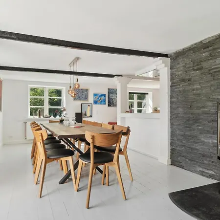 8 Bedroom Amazing In