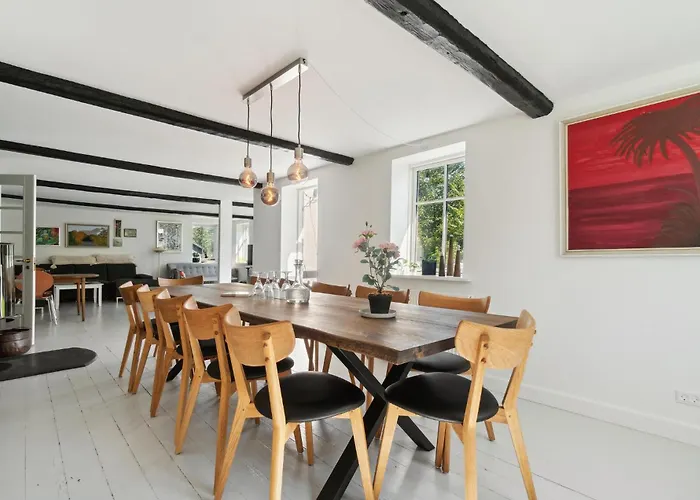 8 Bedroom Amazing In Feriehus