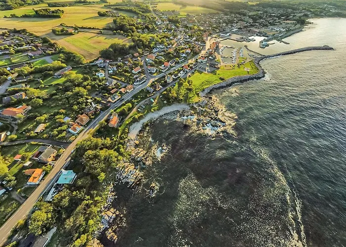 Prázdninový dům 8 Bedroom Amazing In Allinge-Sandvig