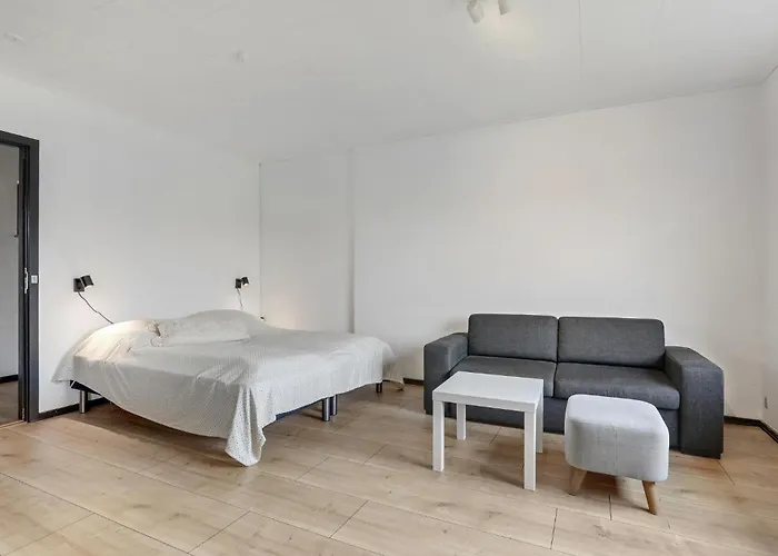 8 Bedroom Amazing In Feriehus