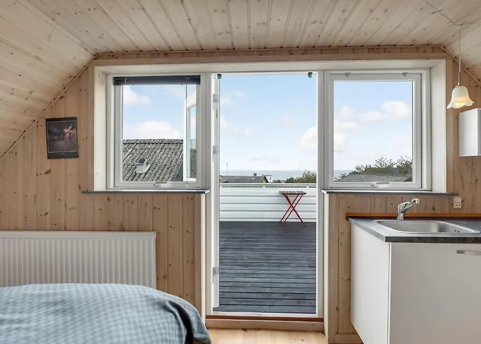 8 Bedroom Amazing In Feriehus Allinge-Sandvig