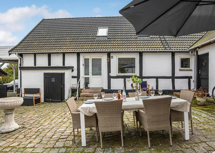 8 Bedroom Amazing In